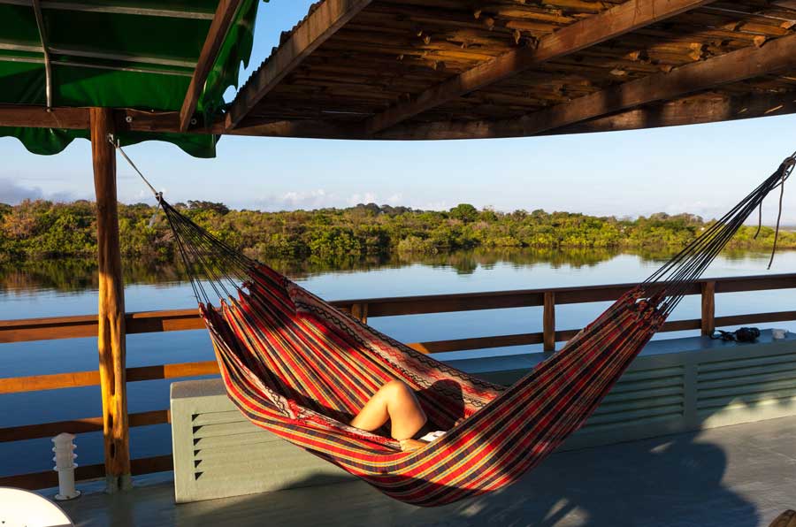 erlebnis-haengematte-auf-dem-amazonas